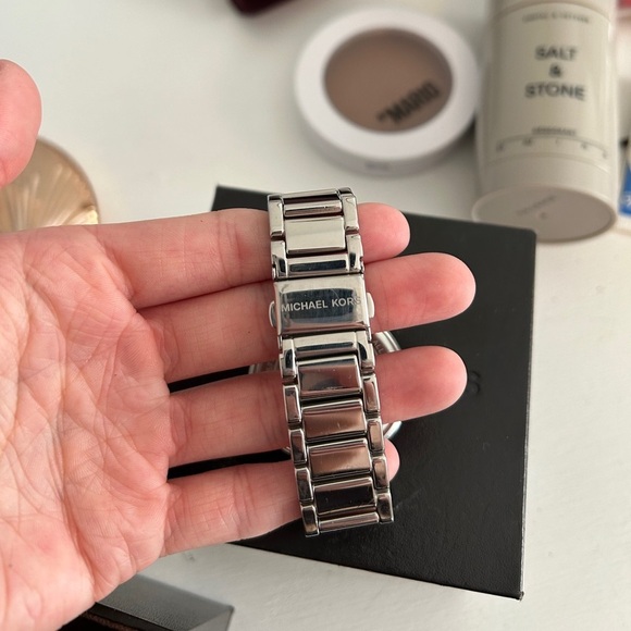 MICHAEL KORS MK5779 stainless steel silver dial watch - Picture 5 of 5